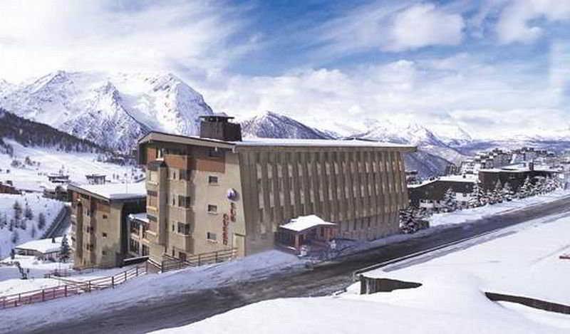 Hotel Sud Ovest Сестриере Экстерьер фото