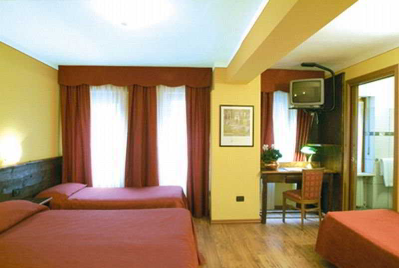 Hotel Sud Ovest Сестриере Экстерьер фото