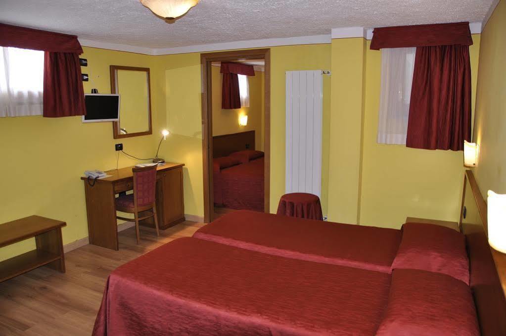 Hotel Sud Ovest Сестриере Экстерьер фото