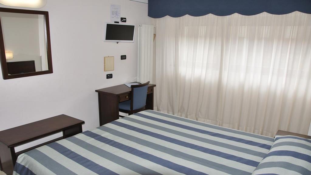 Hotel Sud Ovest Сестриере Экстерьер фото